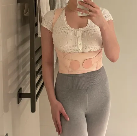 Mia H., Model